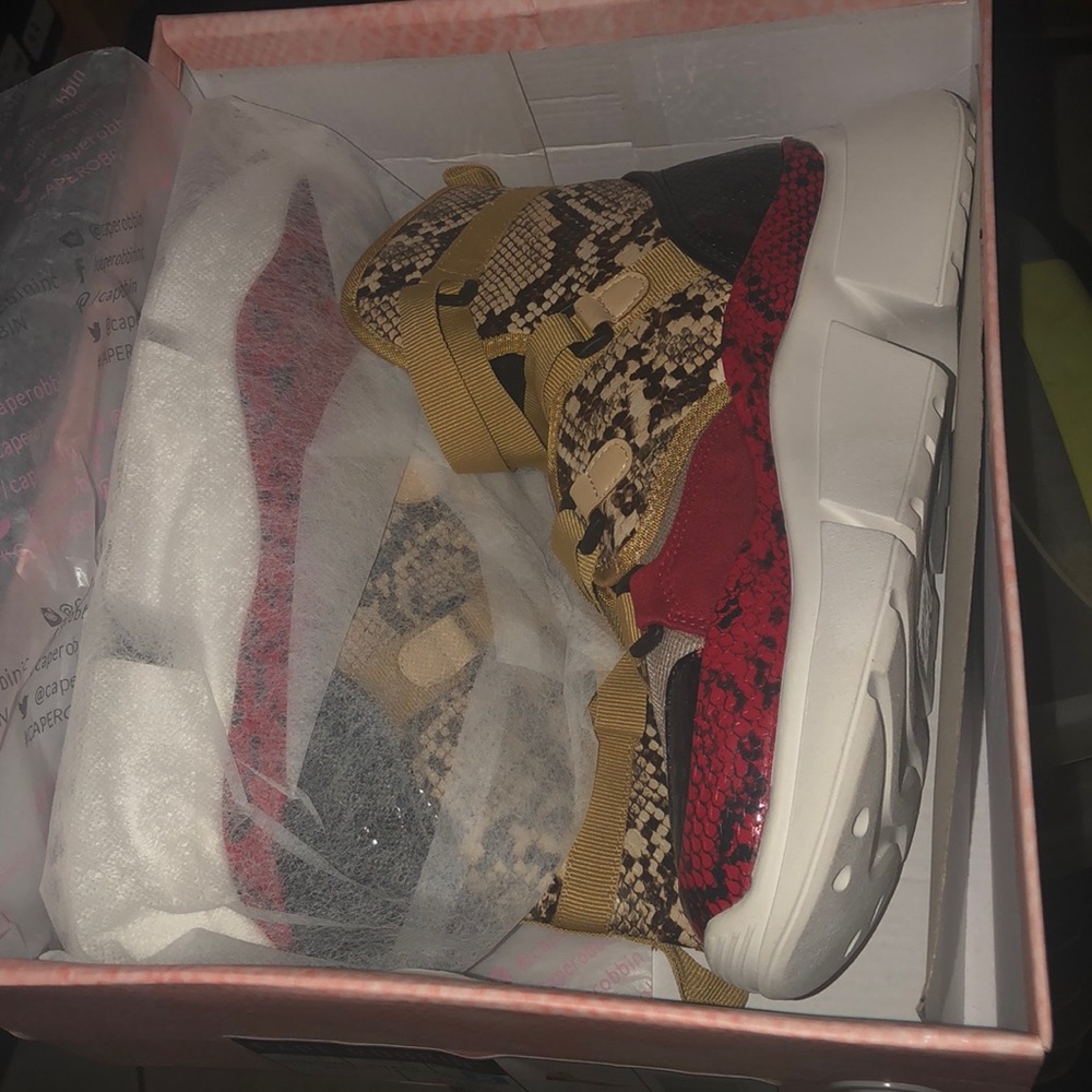 Shoes - Picture 3 of 3